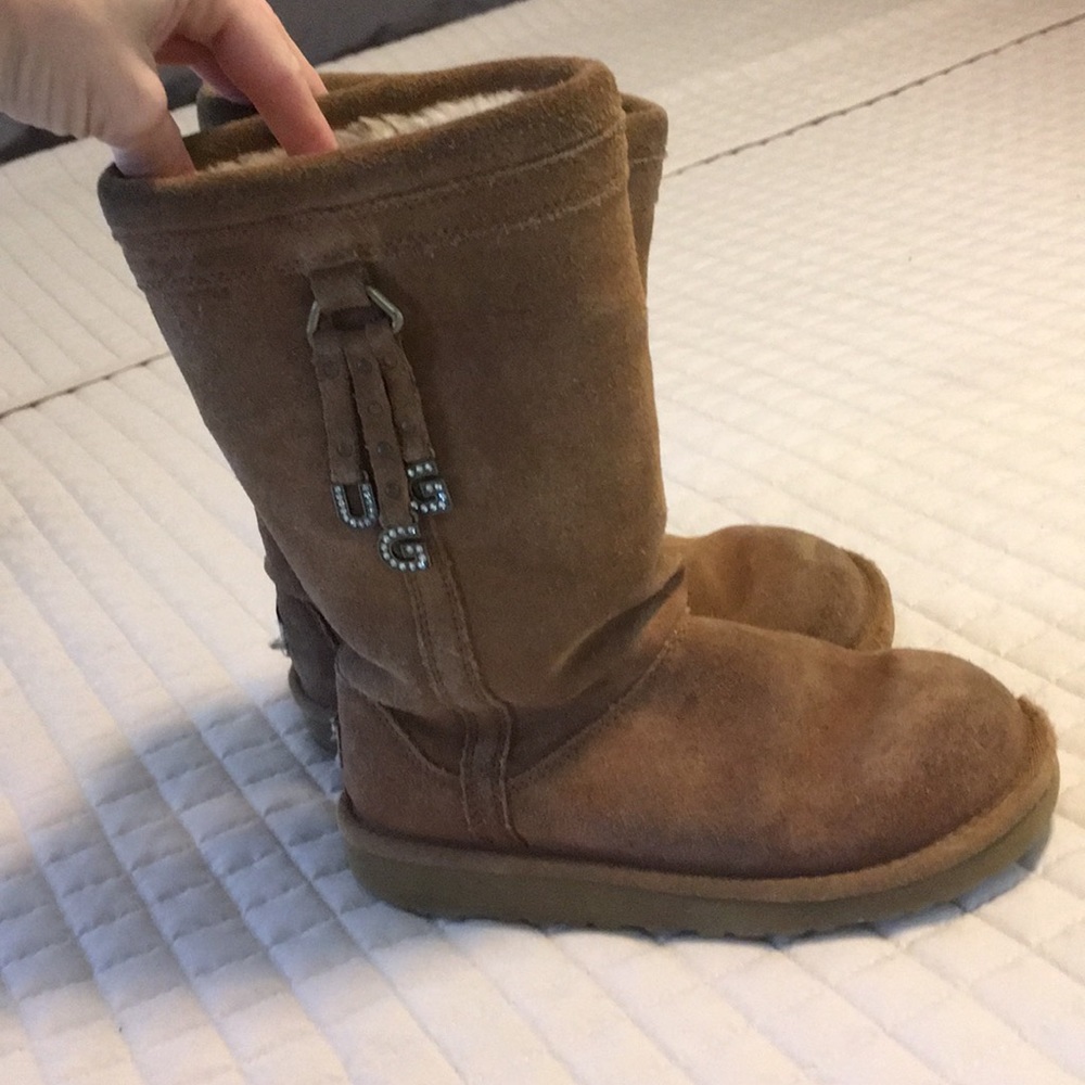 Girls UGGS size 1